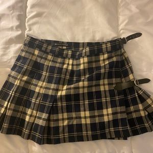 Brandy Melville Low Waisted Buckle Skirt